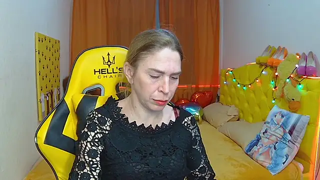 TessaDaybreak online show from March 1, 7:30 am