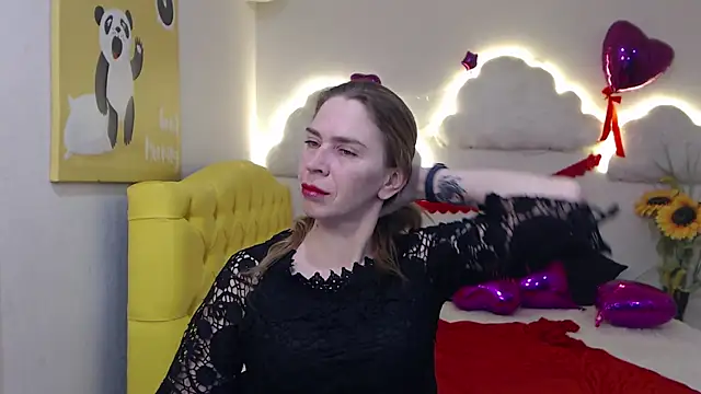 TessaDaybreak online show from March 4, 7:41 am