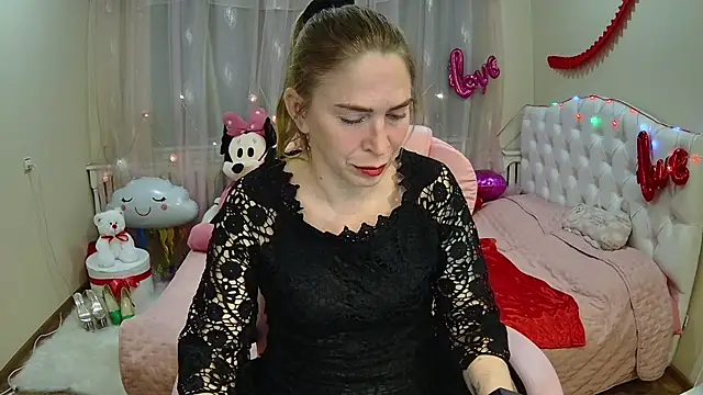 TessaDaybreak online show from March 21, 4:18 pm