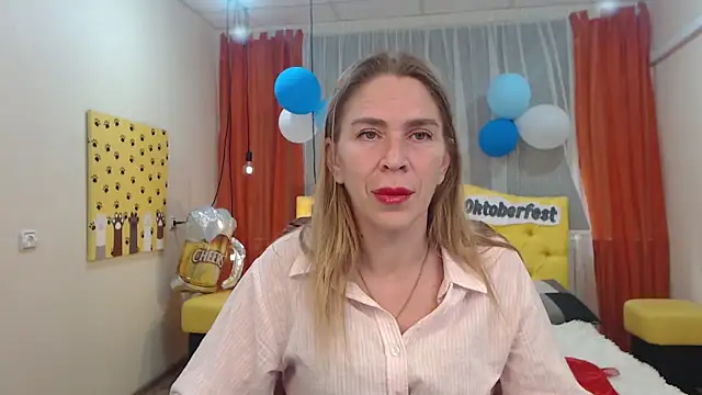 TessaDaybreak online show from September 26, 6:28 am