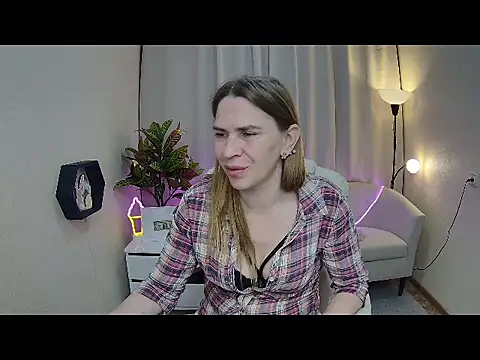 TessaDaybreak online show from May 15, 7:48 am