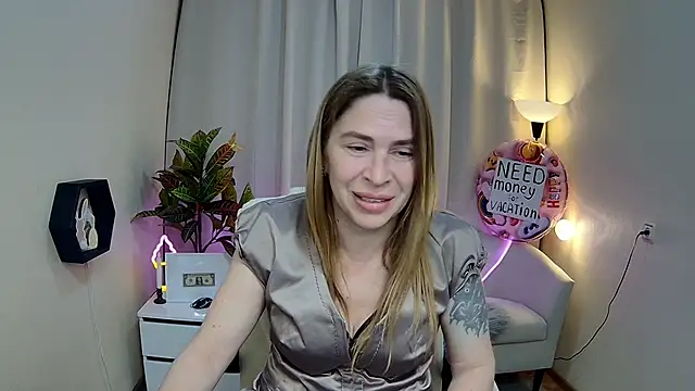 TessaDaybreak online show from May 22, 7:26 am