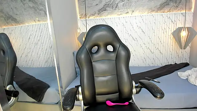 lucelly 15 online show from December 2, 11:37 am