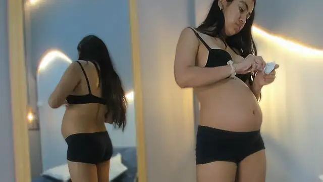 lucelly 15 online show from December 15, 11:47 am