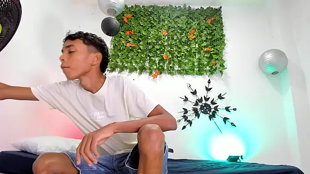 Snapshot of Calvin_Ford chatting on February 25, 1:41 am Calvin Ford online show from February 25, 1:41 am