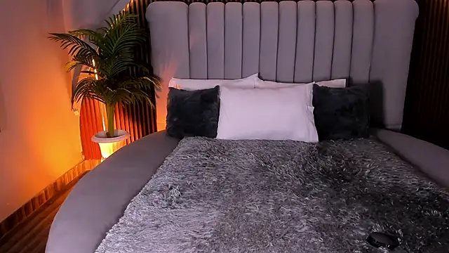 MelanieHillss online show from January 16, 2:59 am