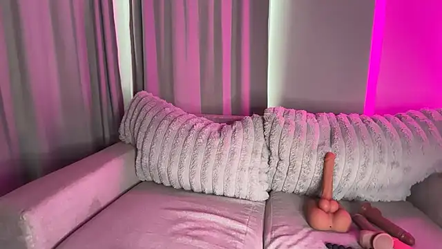 meggsworld online show from June 28, 12:33 pm