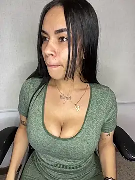 Snapshot of Naatalia chatting on February 19, 12:25 am Naatalia online show from February 19, 12:25 am