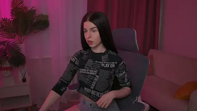 Snapshot of VictoriaPass chatting on March 10, 10:26 am VictoriaPass online show from March 10, 10:26 am