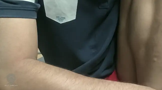 Snapshot of love_me_you chatting on February 14, 10:17 am love me you online show from February 14, 10:17 am