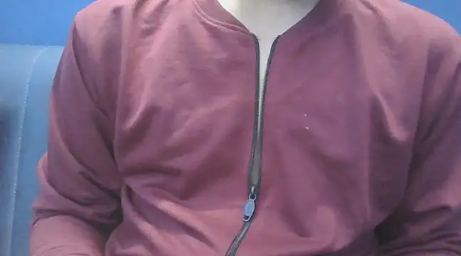 Snapshot of love_me_you chatting on February 18, 5:09 am love me you online show from February 18, 5:09 am