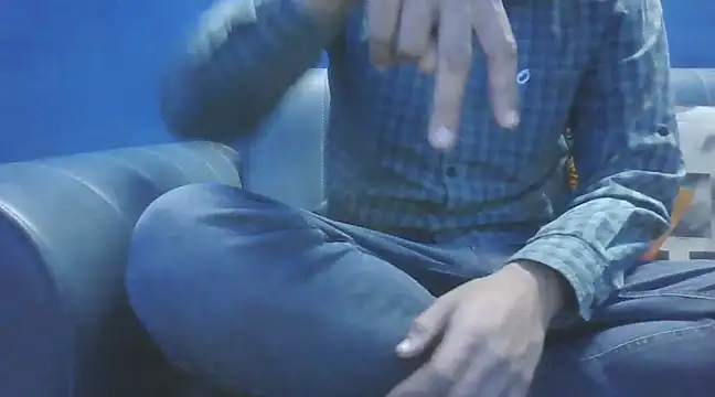 Snapshot of love_me_you chatting on February 19, 2:44 pm love me you online show from February 19, 2:44 pm