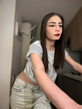 Snapshot of candycami19 chatting on February 19, 5:05 am candycami19 online show from February 19, 5:05 am