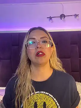 Azaahara  online show from March 18, 12:30 pm