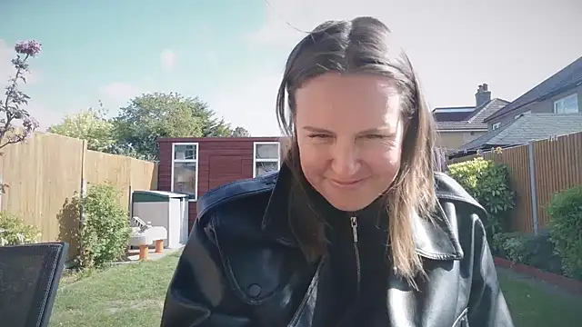 eatmypie69 online show from April 21, 9:26 am