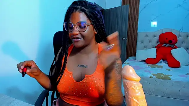 ZahraRose online show from January 6, 7:50 pm