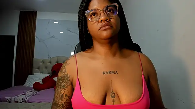 ZahraRose online show from February 13, 10:55 am