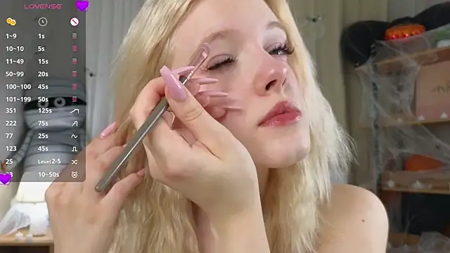 EdlaHewell online show from November 6, 11:22 am