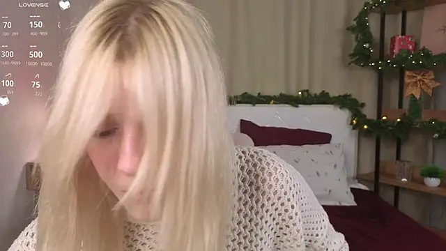 Snapshot of EdlaHewell chatting on December 20, 1:23 am EdlaHewell online show from December 20, 1:23 am