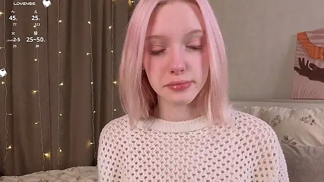 Snapshot of EdlaHewell chatting on February 2, 1:26 am EdlaHewell online show from February 2, 1:26 am