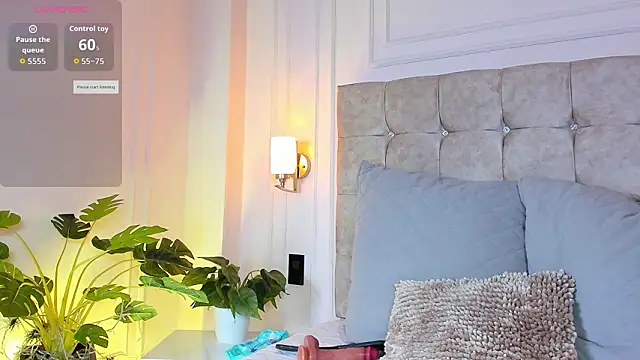 Snapshot of JasmineRoss_1 chatting on March 20, 5:51 pm JasmineRoss 1 online show from March 20, 5:51 pm