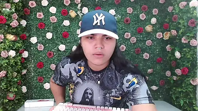 melany rouse18 online show from November 24, 5:23 pm