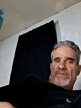Snapshot of Billgreen69 chatting on March 31, 2:24 am Billgreen69 online show from March 31, 2:24 am