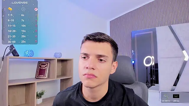 JacobRoberts1 online show from November 19, 8:31 pm