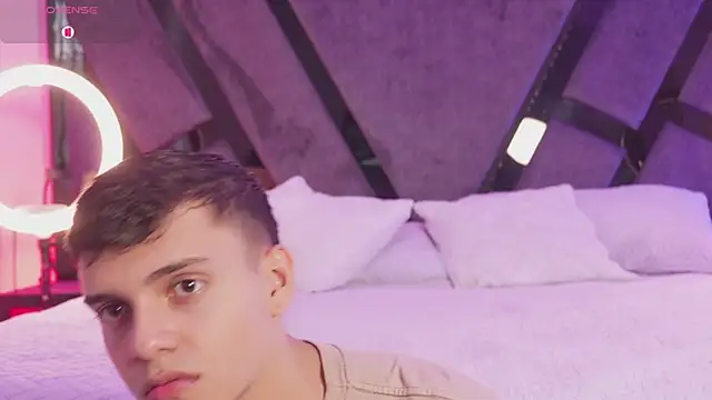 JacobRoberts1 online show from December 13, 9:20 pm