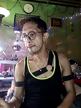 Tolayerfly69 online show from February 14, 5:25 pm