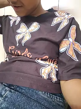 Snapshot of Aaradhna-hoy chatting on October 8, 10:02 am Aaradhna-hoy online show from October 8, 10:02 am