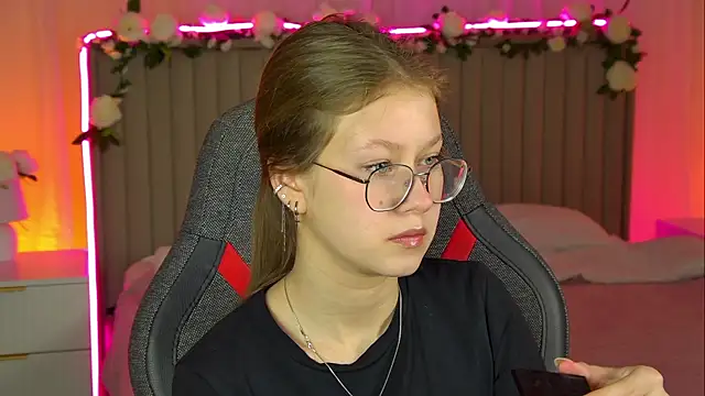 EveMundie online show from November 7, 9:53 am