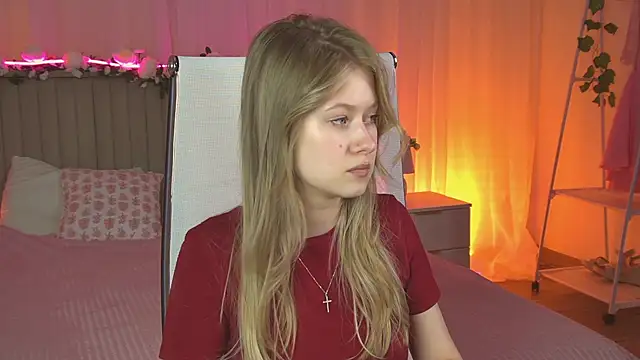 EveMundie online show from April 15, 9:16 am