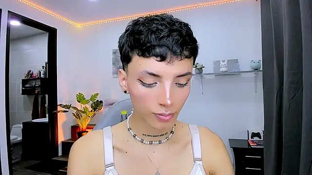 nilam valker online show from September 19, 3:41 am