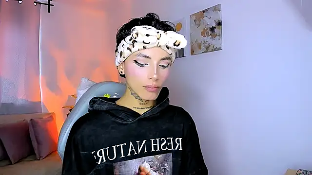 nilam valker online show from April 17, 5:49 pm