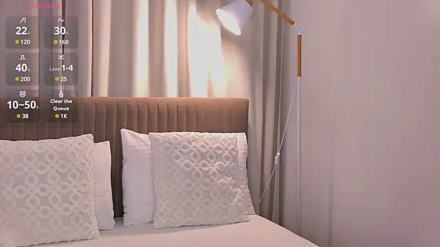 Snapshot of HitomiAoki chatting on February 20, 5:18 pm HitomiAoki online show from February 20, 5:18 pm