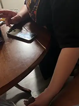 Snapshot of BlueNightsUncle chatting on October 6, 2:53 am BlueNightsUncle online show from October 6, 2:53 am