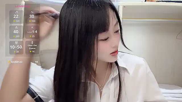 yueyue2003 online show from July 8, 5:45 am