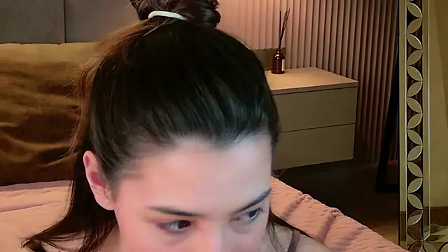 Alice Deleon online show from March 11, 11:05 am