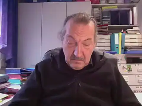 HMStraps01 online show from December 6, 1:55 pm