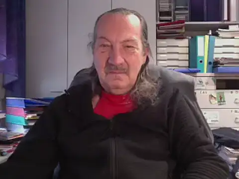 HMStraps01 online show from December 10, 11:00 am