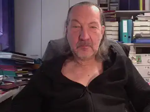 HMStraps01 online show from December 23, 11:25 am