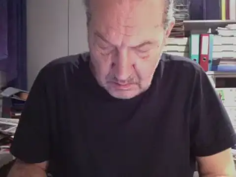 HMStraps01 online show from January 16, 7:28 am