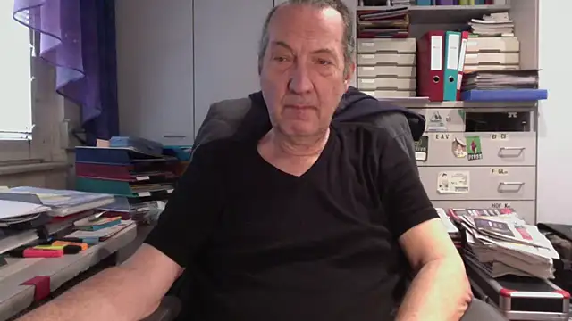 HMStraps01 online show from February 26, 8:26 am