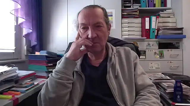 HMStraps01 online show from March 6, 1:57 pm