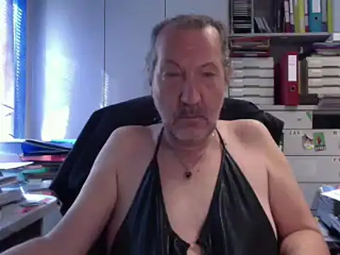 HMStraps01 online show from September 9, 7:41 am