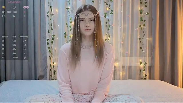 CarolinePepper online show from February 4, 2:45 pm