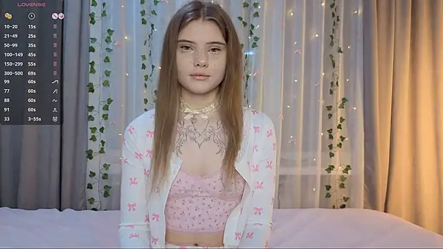 CarolinePepper online show from March 11, 2:12 pm