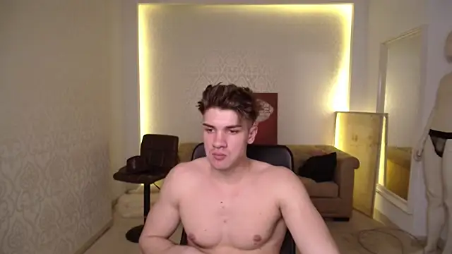 Snapshot of MaxKaiden chatting on February 25, 12:03 pm MaxKaiden online show from February 25, 12:03 pm