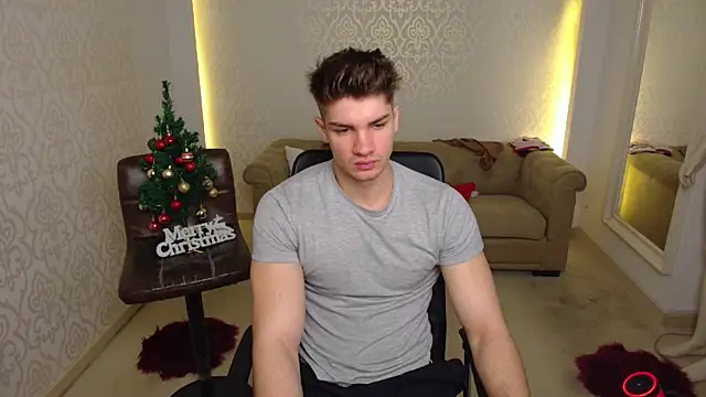 MaxKaiden online show from December 19, 5:58 am